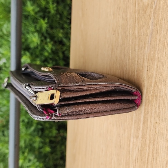 Juicy Couture Iridescent Convertible Purse Wallet - Picture 4 of 15